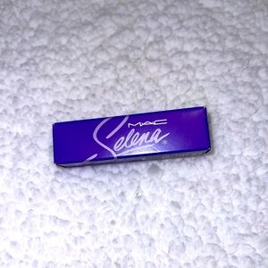 MAC COSMETICS limited edition -Selena- amor prohibido (forbidden love) lipstick